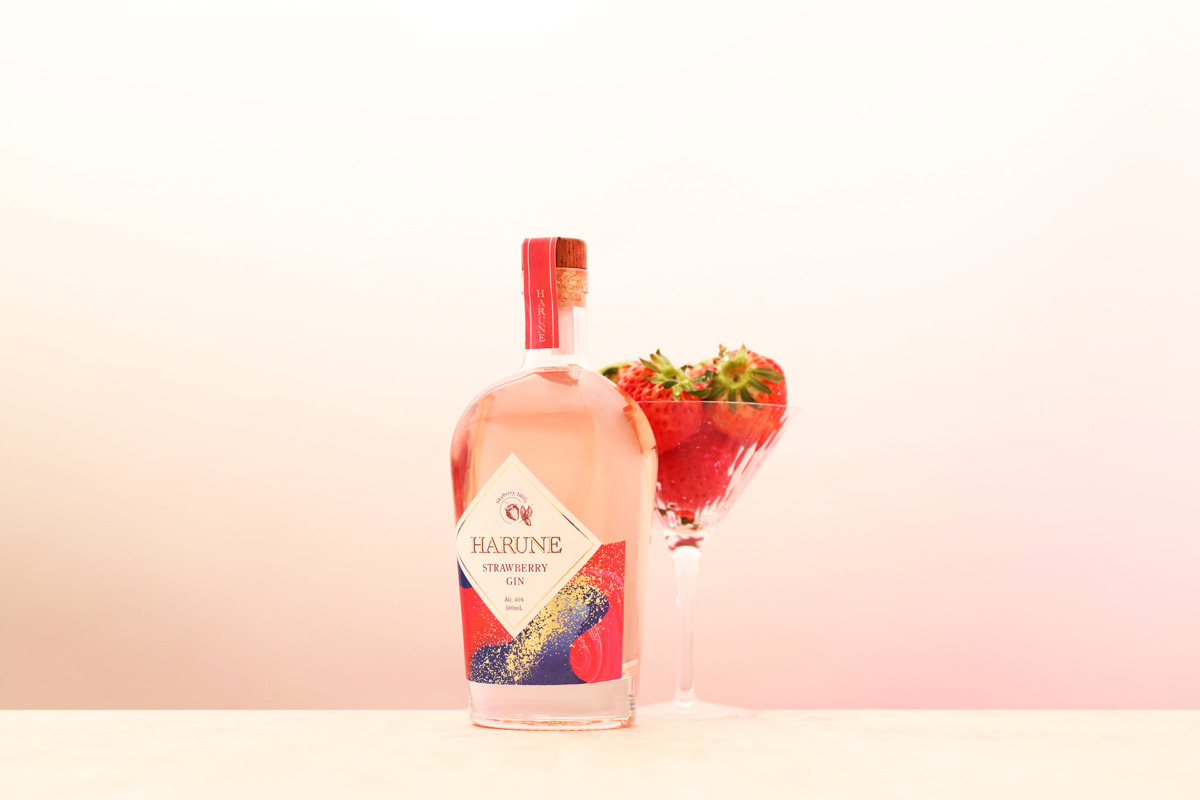 ジンバブエコットン フルーツものがたり 積丹スピリットが造る苺のクラフトジン「STRAWBERRY GIN HARUNE