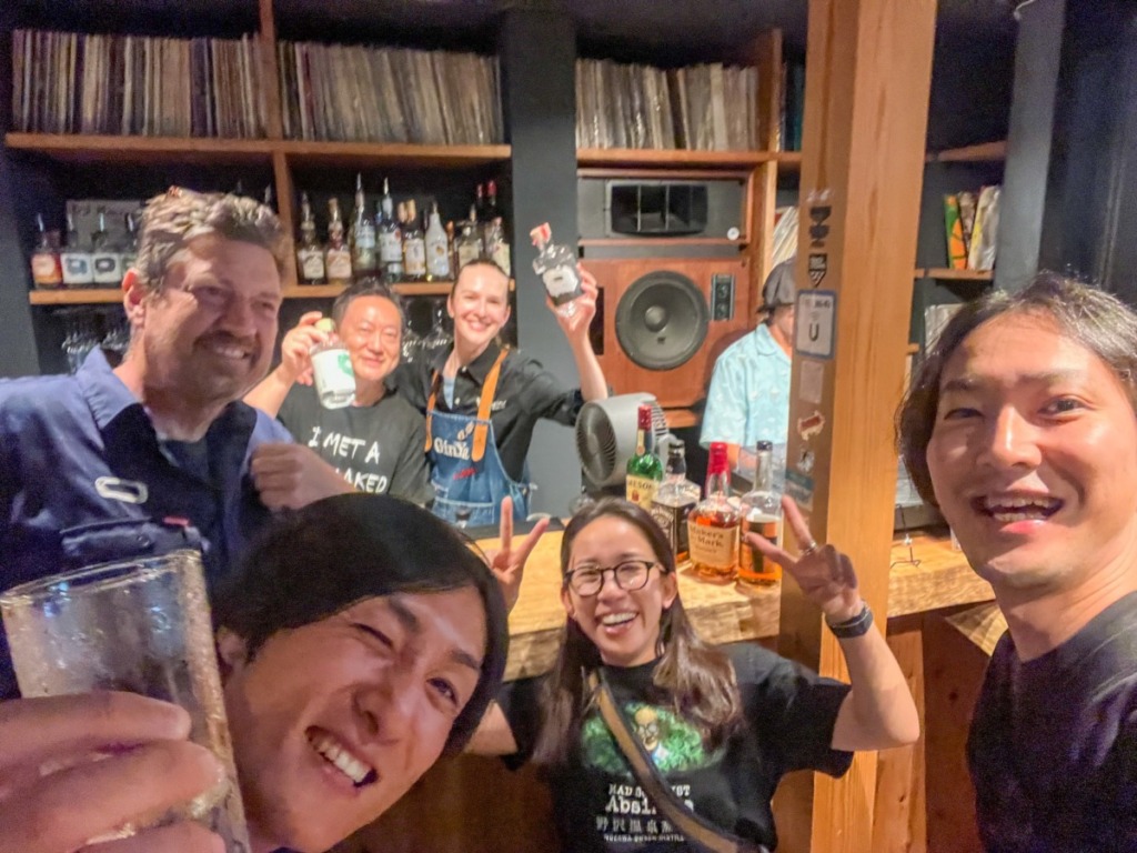 Music BAR 「GURUGURU」でみんなと一枚