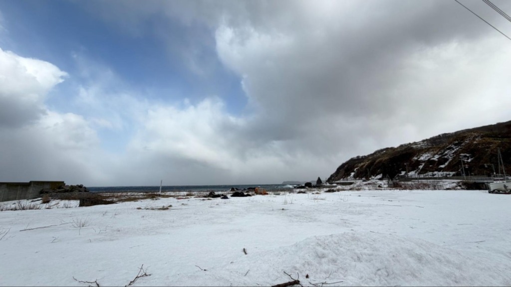 真冬の積丹の海と大地