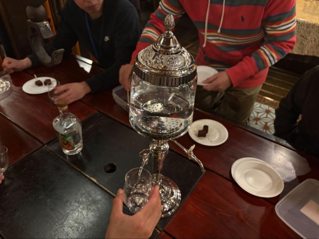 おやすみアブサン会の様子